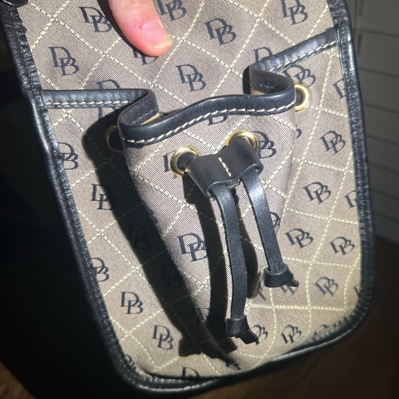 Dooney&Burke Vintage Black Leather & Tan Canvas Tote - great overall condition - Picture 3 of 15